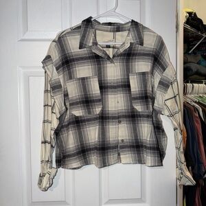 Universal Thread Black and Cream Plaid Button Down Shirt